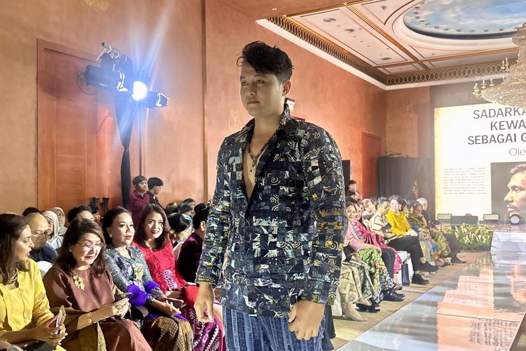 Guruh Soekarnoputra Ubah Limbah Perca Batik Jadi Busana Bernilai Seni